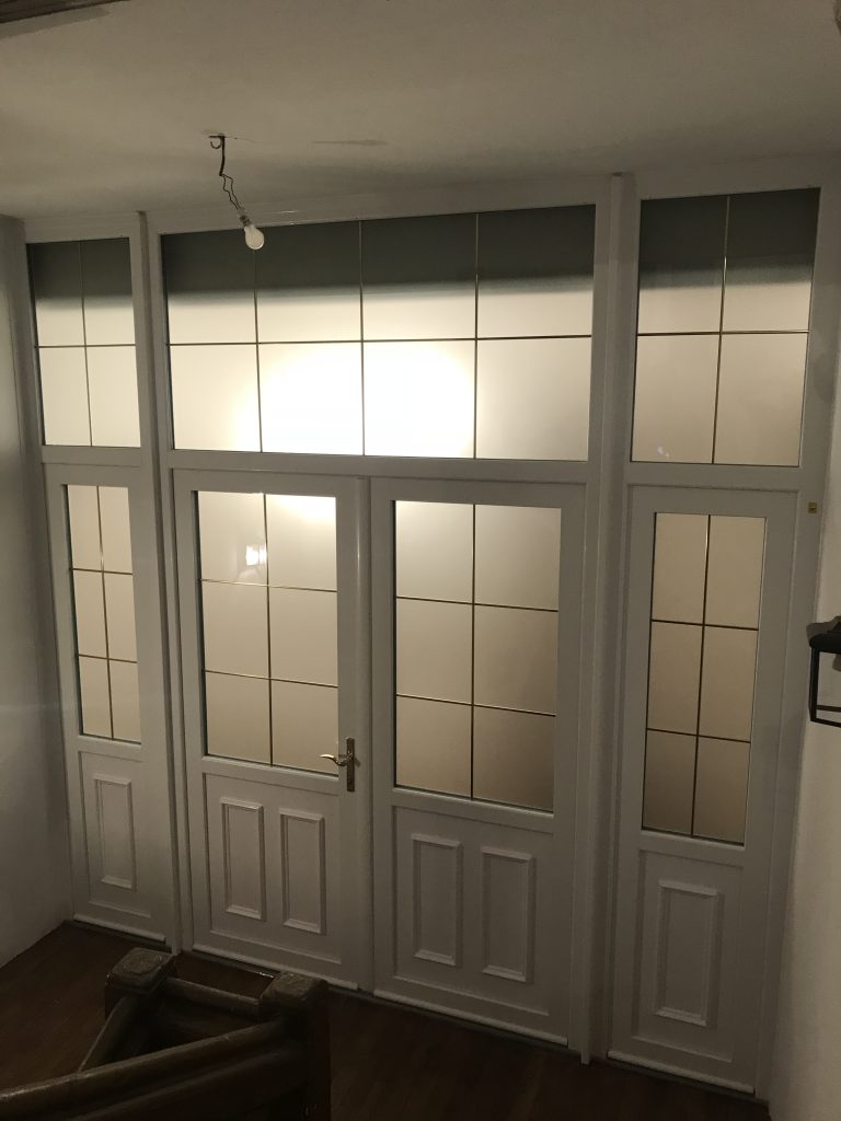 Porte d&rsquo;entrée traditionnelle PVC