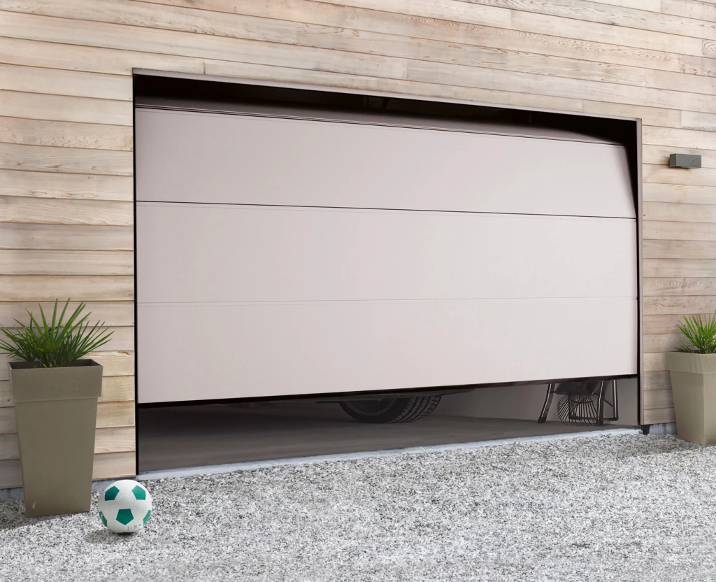 Création d’une porte de garage motorisée en acier